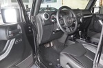 Jeep牧马人四门版2017款3.0L 四门舒享版 Sahara 点击看大图