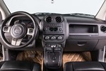 Jeep指南者2011款2.4 经典升级版 点击看大图