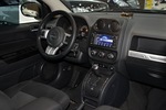 Jeep指南者2015款2.0L两驱运动版