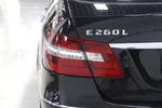奔驰E级2010款E260L CGI优雅型(加长版) 点击看大图