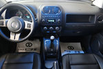 Jeep指南者2013款2.4L 四驱运动版