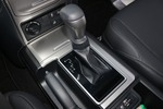 丰田普拉多2018款3.5L TX-L后挂备胎