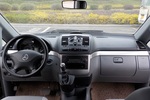 奔驰威霆2011款2.5L 7座行政版 点击看大图