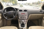 福特福克斯三厢2011款1.8L 手动舒适型