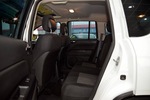 Jeep指南者2015款2.0L两驱运动版