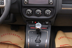 Jeep自由客2013款2.4L 运动版