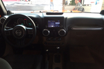 Jeep牧马人两门版2011款3.8L 罗宾汉