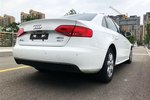 奥迪A4L2010款2.0TFSI 标准型