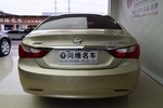 现代索纳塔八2013款2.0L 自动尊贵版