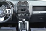 Jeep指南者2014款改款 2.4L 四驱舒适版 点击看大图