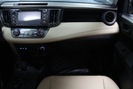 丰田RAV42015款2.0L CVT四驱风尚版 点击看大图