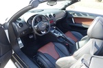 奥迪TT2012款TT Roadster 2.0TFSI quattro典雅版 点击看大图