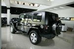Jeep牧马人四门版2010款3.8L 撒哈拉 点击看大图