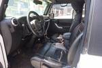Jeep牧马人四门版2012款3.6L Sahara 极地版