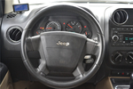 Jeep指南者-2007款 2.4L 四驱运动版	 点击看大图
