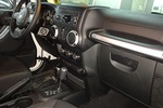Jeep牧马人四门版2015款2.8TD 撒哈拉 柴油