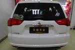 三菱帕杰罗劲畅2013款3.0L 自动两驱豪华版