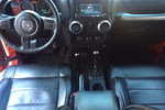 Jeep牧马人四门版2012款3.6L 梦十珍藏版 点击看大图