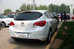 上海通用别克 英朗XT 2013款 1.6L 自动 舒适版 两廂 点击看大图