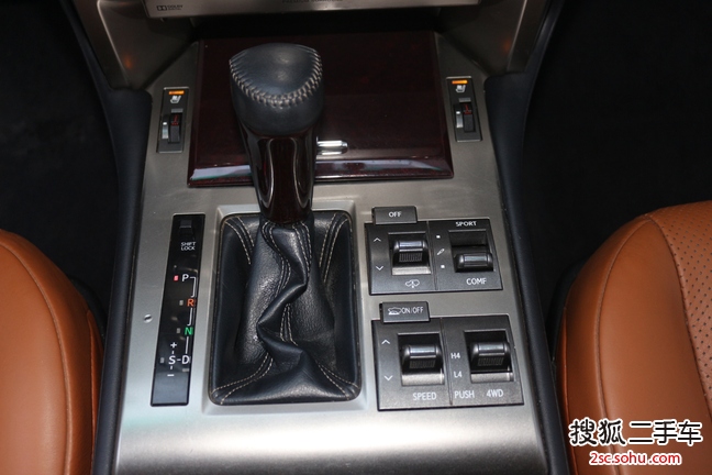 雷克萨斯GX2014款400 尊贵版