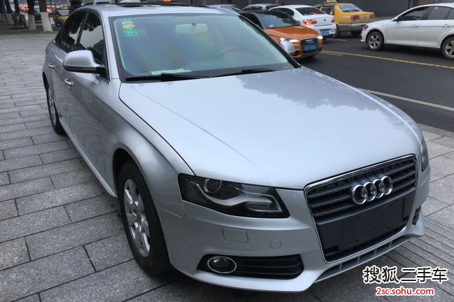 奥迪A4L2011款2.0TFSI 舒适型