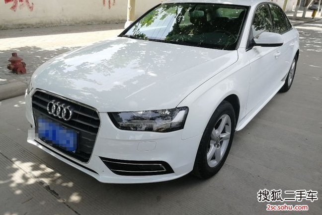 奥迪A4L2015款35 TFSI 自动舒适型