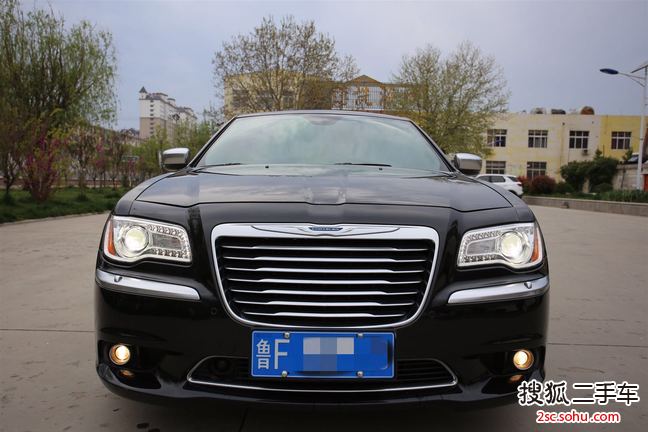 克莱斯勒3002014款300C 3.0L 卓越版