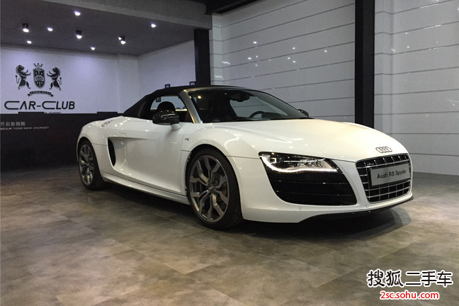 奥迪R82011款Spyder 5.2 FSI quattro