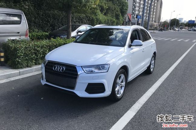 奥迪Q32017款35 TFSI 时尚型