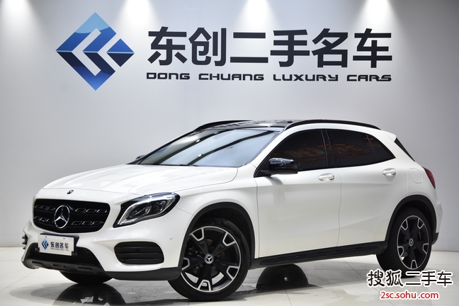 奔驰GLA级2018款GLA 220 4MATIC 运动型