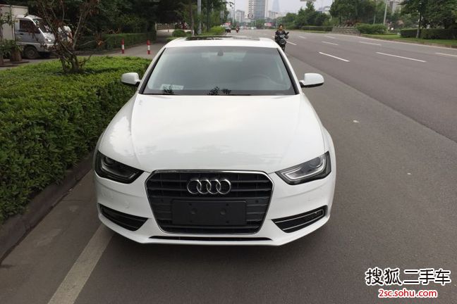 奥迪A4L2012款2.0TFSI 舒适型