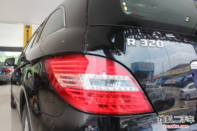 奔驰R级2015款R320 4MATIC豪华型