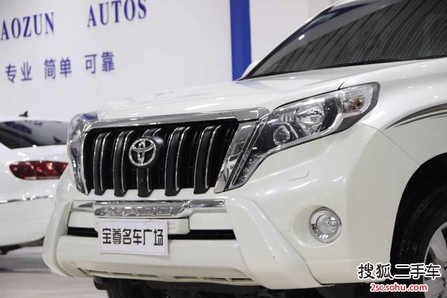 【车辆介绍】:丰田普拉多,此车2015年10月上牌,行驶28968公里,4S店保养记录,整车在质保期内。 【河北宝尊名车广场郑重承诺】:公司所售车辆手续齐全,可过户、转籍,均为展厅实拍车辆。所有车辆均经过严格的筛查后进入展厅销售并出具车辆检测评估报告。所有车辆均支持4S店检测。独家提供3天包退、7天包换、一年两万公里质保。提供二手车置换、免费车检评估、免费救援、免费洗车、免费车辆寄售、车辆保养、车辆相关业务、汽车代驾等服务。提供二手车车辆贷款服务,利息低、手续简便、2-3个工作日即可提车。车辆