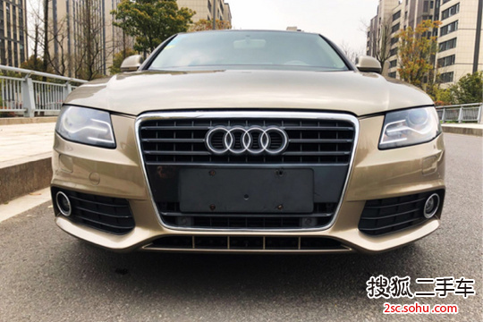 奥迪A4L2012款2.0TFSI 标准型