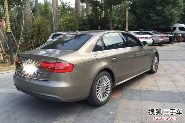 奥迪A4L2013款35 TFSI 自动豪华型
