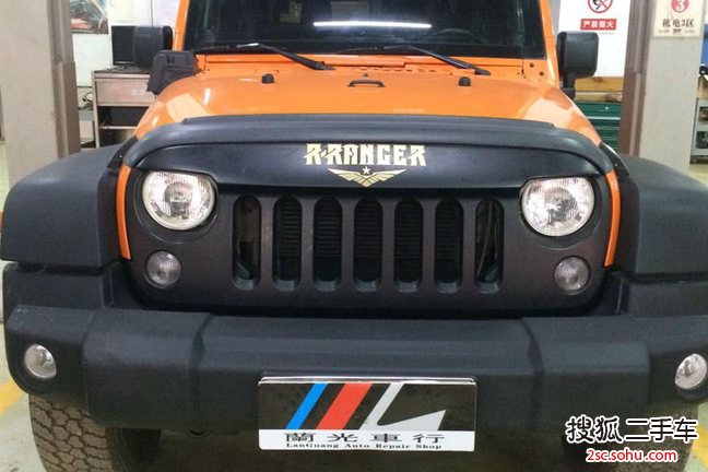 Jeep牧马人两门版2012款3.6L Sahara 极地版