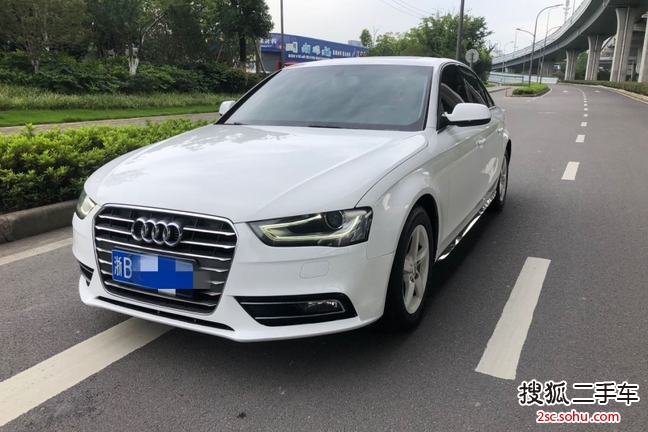 奥迪A4L2013款35 TFSI 自动舒适型