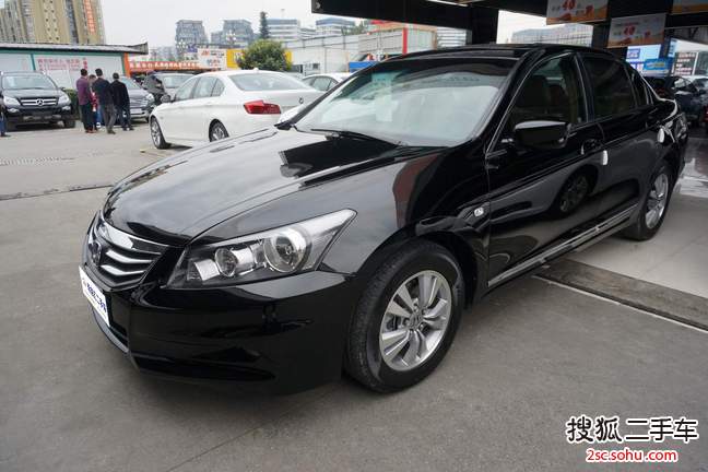 本田雅阁2011款2.0L EX