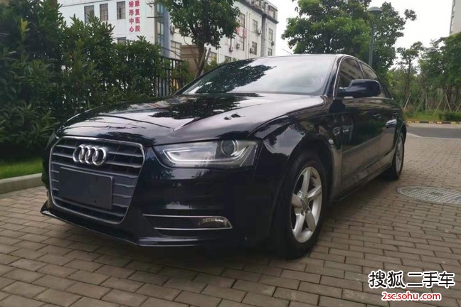 奥迪A4L2013款35 TFSI 自动豪华型