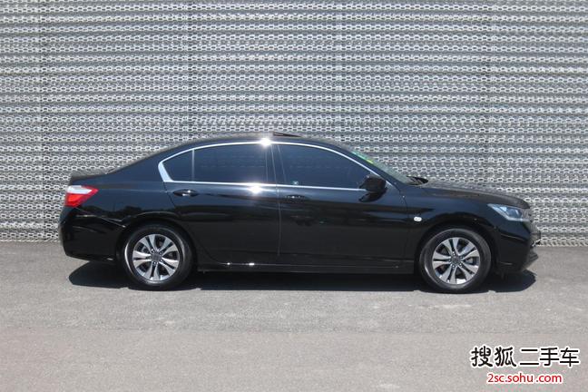 宁波二手本田雅阁2016款2.0L CVT精英版 16.