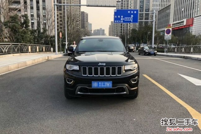 Jeep大切诺基2015款3.0L 精英导航版