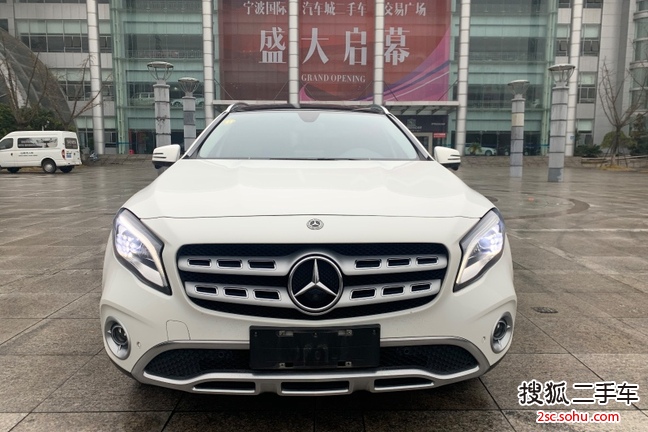 奔驰GLA级2019款GLA 220 4MATIC 运动型