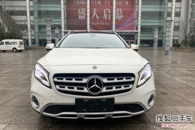 奔驰GLA级2019款GLA 220 4MATIC 运动型