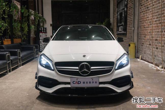 奔驰A45 AMG2017款A 45 AMG 4MATIC