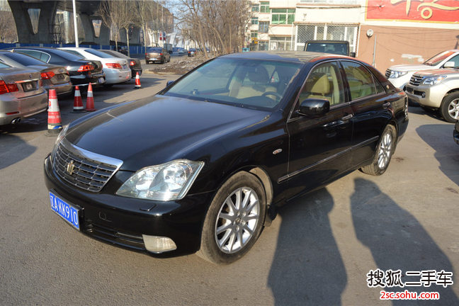 丰田皇冠2005款3.0L Royal Saloon G VIP