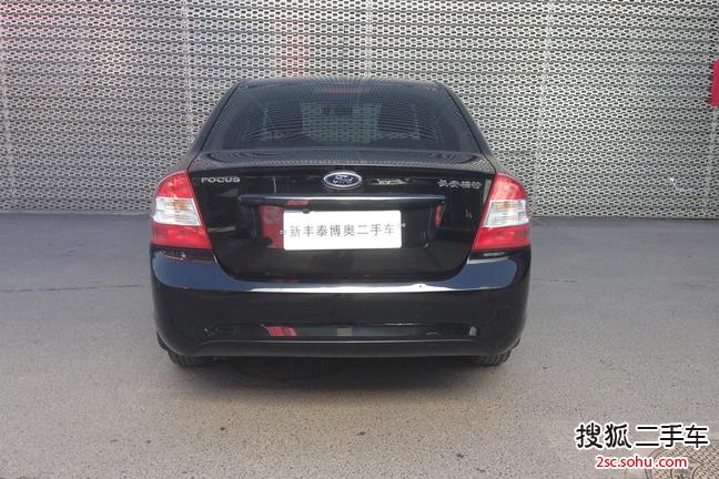 西安-福特福克斯三厢2013款三厢经典 1.8l 手动基本型