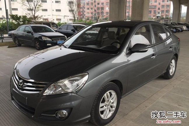 现代悦动2011款1.6L 手动顶级型