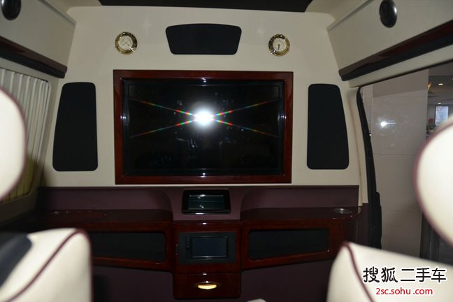 奔驰唯雅诺2013款3.0L 领航版