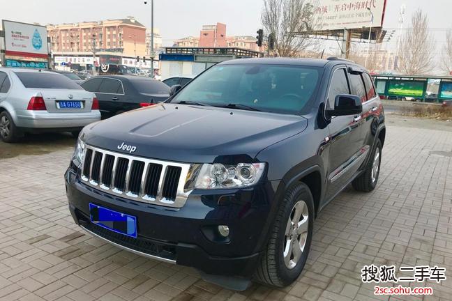 Jeep大切诺基2011款3.6L 豪华导航版