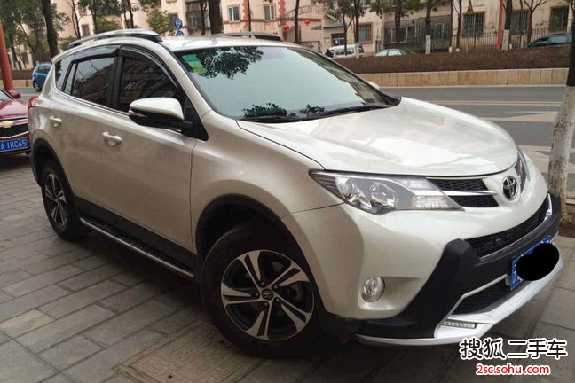 丰田RAV42015款2.0L CVT两驱风尚版